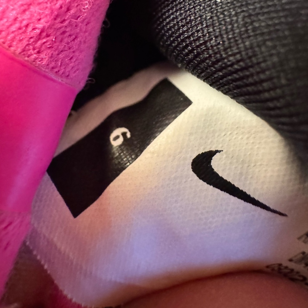 Nike Mercurial Goalkeeper Touch Victory Gloves Size 6 - Picture 3 of 4